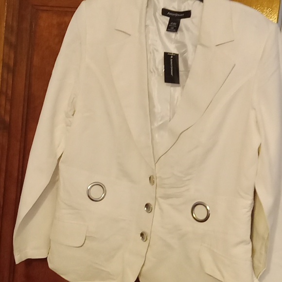 Blazer - Picture 1 of 3